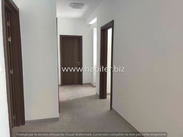 Appartement standing de 120m2 à vendre à la Sicap Baobab