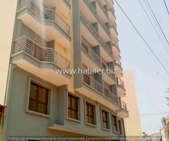 Immeuble R+8 à vendre à la cité keur gorgui