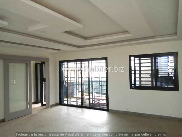 Villa R+2 à louer aux Mamelles