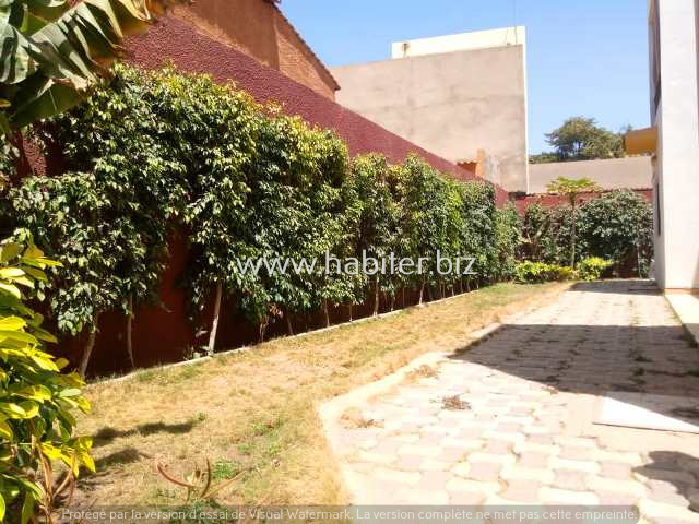 Villa R+1 à louer au Maristes