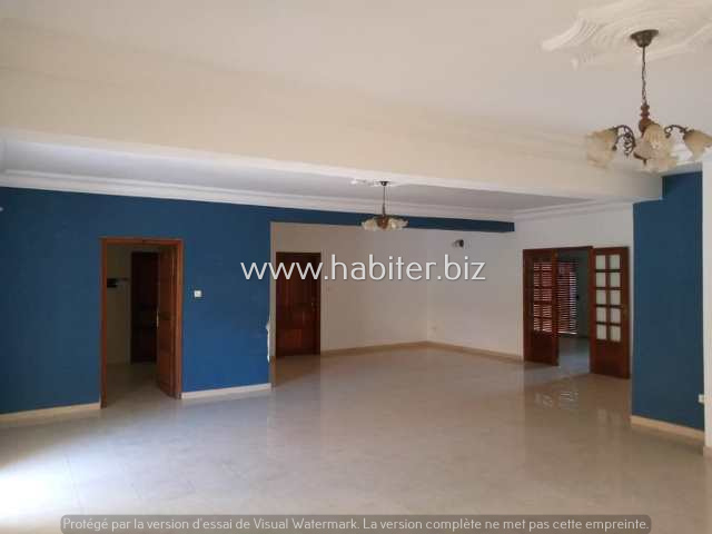 Villa R+1 à louer au Maristes
