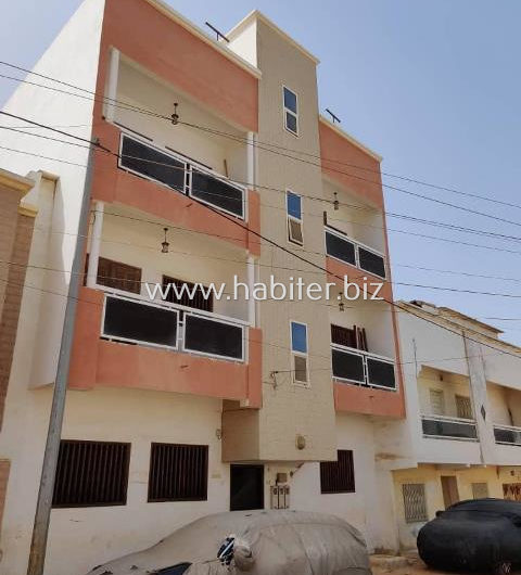 Immeuble R+2 à vendre à Hamo 4