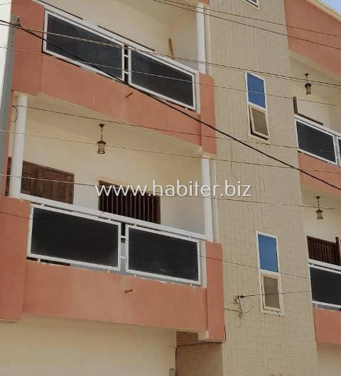 Immeuble R+2 à vendre à Hamo 4