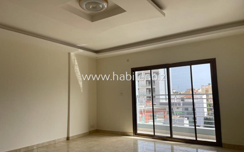 Appartement de 130m2 à louer à la citè keur gorgui