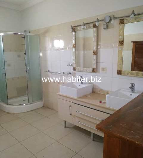 Villa basse à louer au Point E