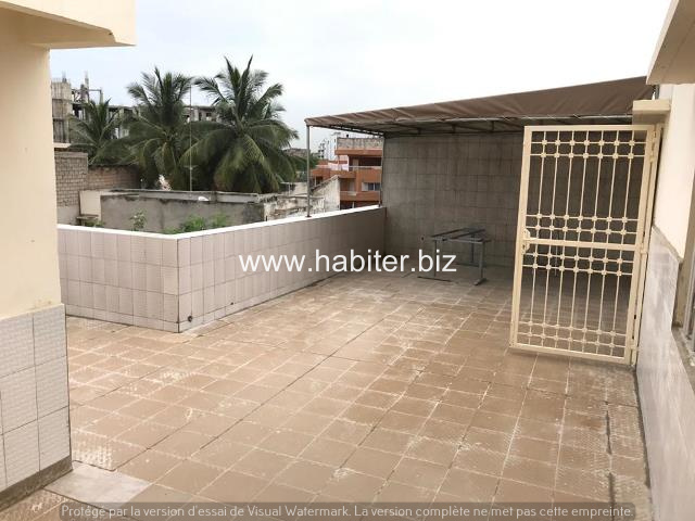 Villa R+2 à louer aux almadies