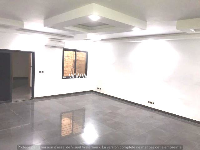 Villa R+3 à louer à la cité keur gorgui