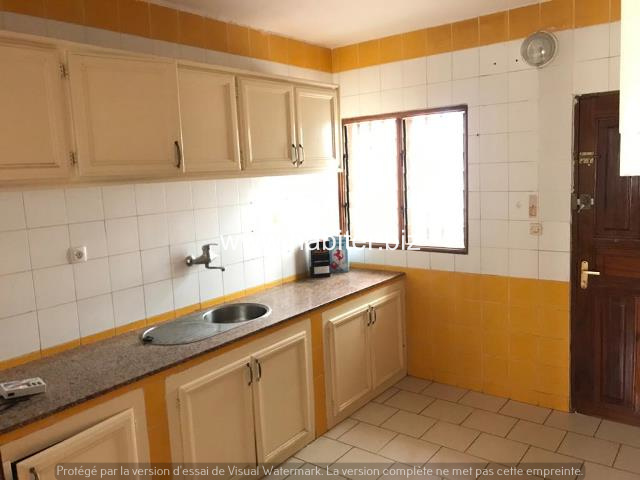 Villa R+2 à louer aux almadies