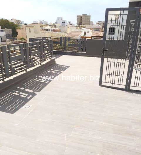 Villa R+2 à louer à Sacré coeur 3