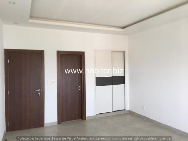 Appartement de 160m2 à vendre au point E