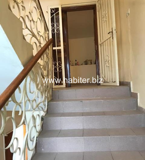 Villa R+2 à louer aux almadies