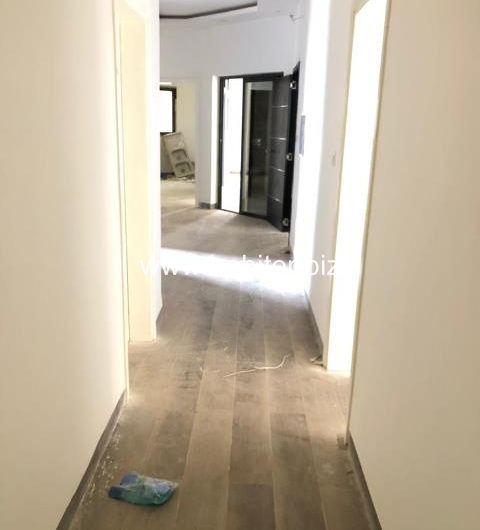 Appartement à louer et à vendre à la cité Mackiyou Faye