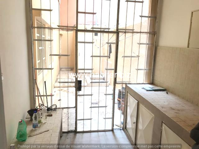 Villa R+2 à louer aux almadies
