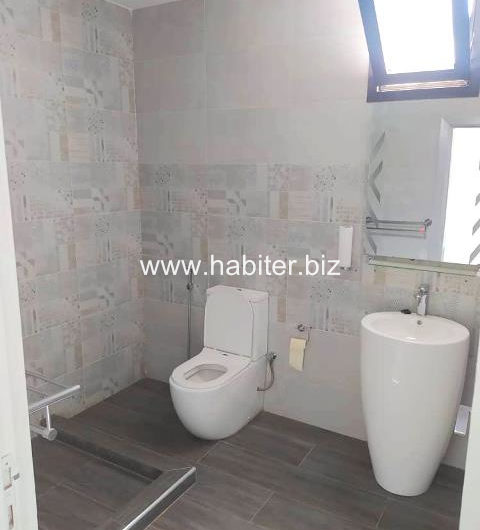 Villa R+2 à louer à Sacré coeur 3