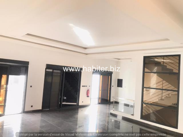 Villa R+3 à louer à la cité keur gorgui