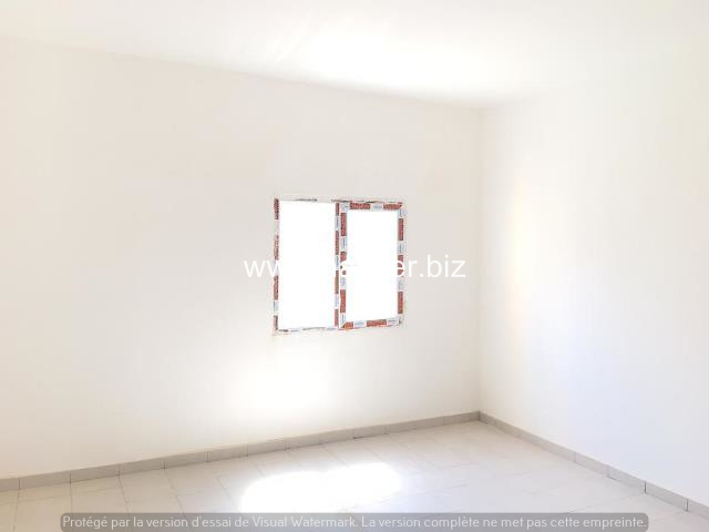 Villa R+1 de 178m2 à vendre à Ndiakhirat