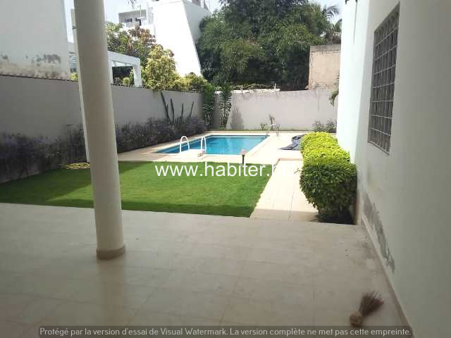 Villa R+1 à louer aux Almadies