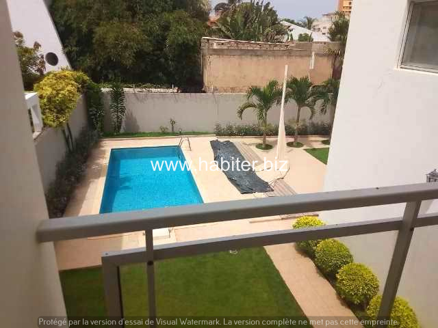 Villa R+1 à louer aux Almadies