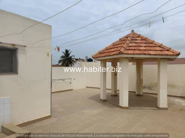 Villa habitable de 200m2 à vendre à Gibraltar Centenaire