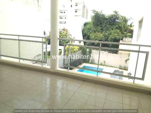 Villa R+1 à louer aux Almadies