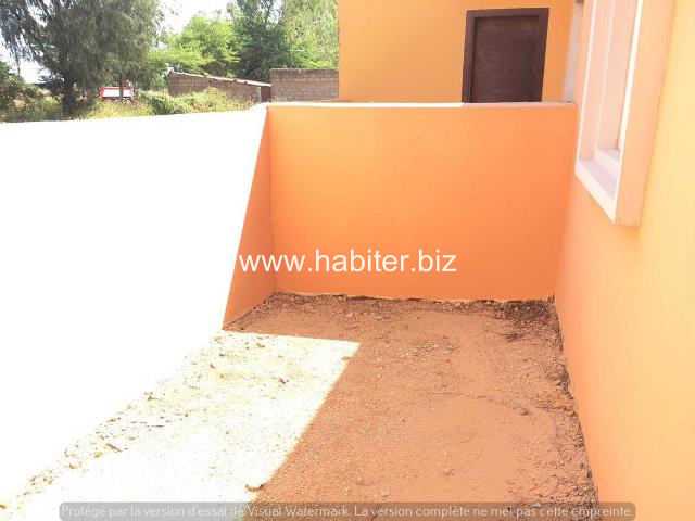 Villa basse de 150m2 à vendre à Ndiakhirat
