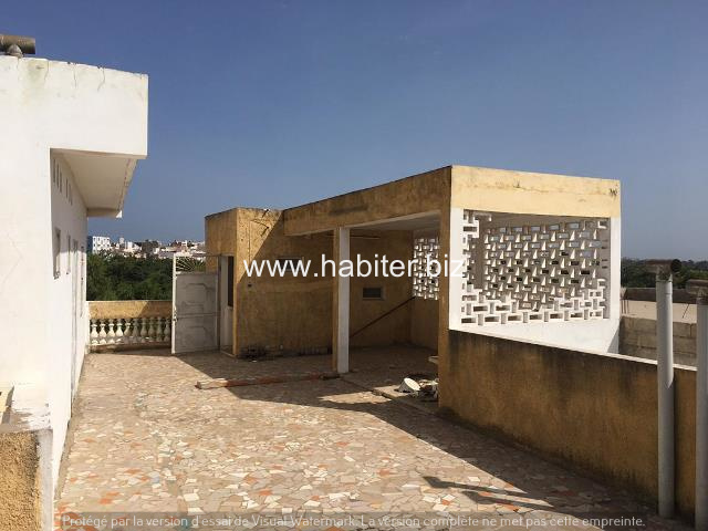 Immeuble R+2 à vendre à la Patte d’oie