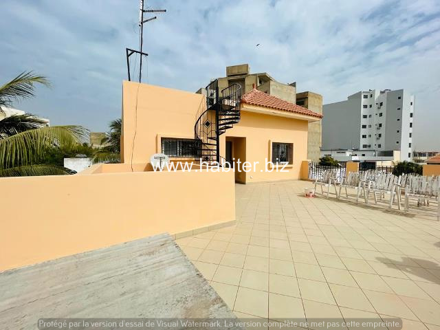Villa R+2 à louer à Sacré cœur 1