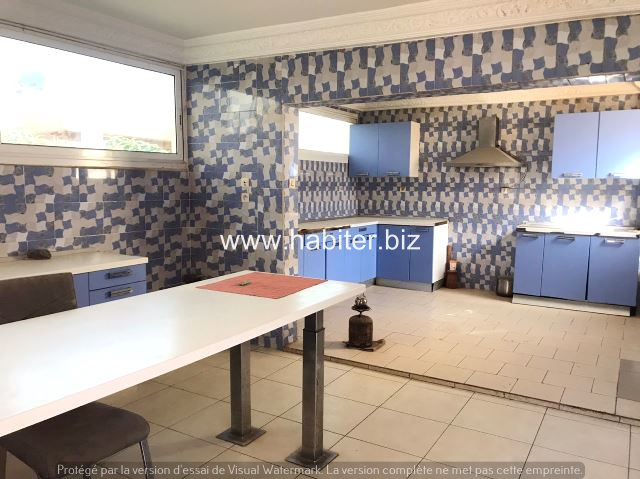 Villa R+2 à louer et à vendre aux Mamelles Mbackiou faye