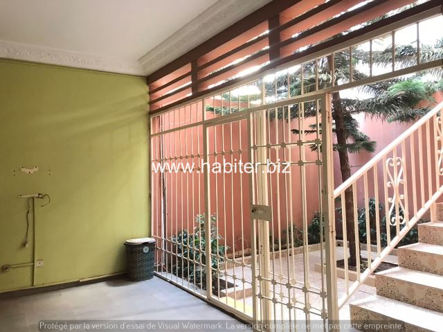 Villa R+2 à louer et à vendre aux Mamelles Mbackiou faye