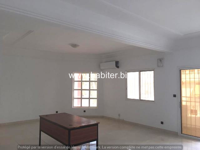 Appartement à louer au point E