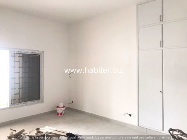Villa R+1 de 400m2 à louer à Hann Bel Air