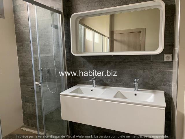 Appartement à louer au Point E