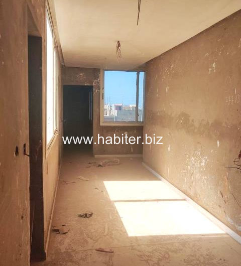Immeuble R+5 en finition à vendre à la Cité Holding Baobab zac de Mbao