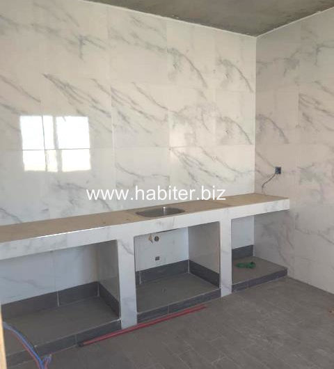 Immeuble R+5 en finition à vendre à la Cité Holding Baobab zac de Mbao