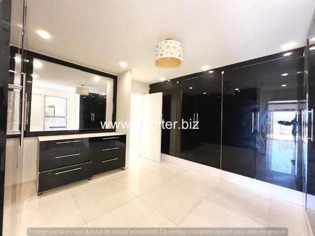 Penthouse de 408m2 à vendre aux Almadies ave vue sur mer