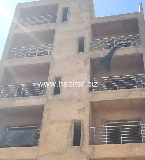 Immeuble R+5 en finition à vendre à la Cité Holding Baobab zac de Mbao