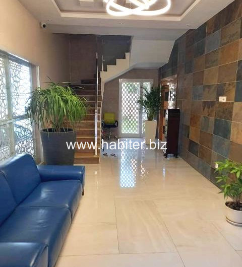 Villa R+3 à vendre à Sacré coeur 3