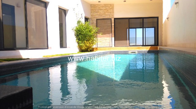 Belle Villa R+2 à louer sur la corniche des Mamelles