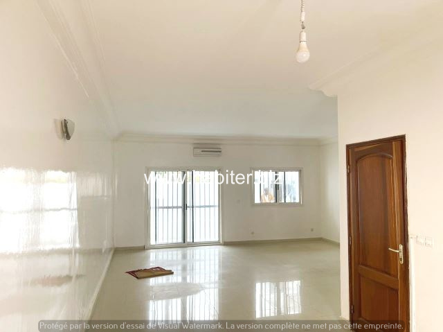 Villa R+1 à louer ou à vendre à Ngor-Almadies