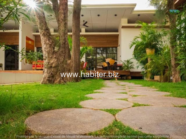Magnifique Villa meublée à vendre à Ngaparou-Saly
