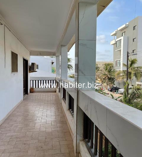Villa R+1 à vendre à la cité Djily MBAYE