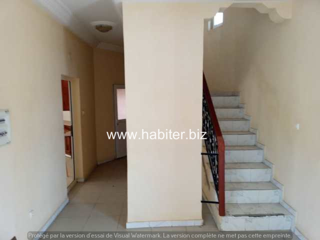 Villa R+1 à vendre à Ngor Almadies