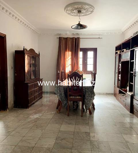 Villa R+1 à vendre à la cité Djily MBAYE