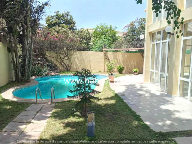 Villa R+1 à vendre à Ngor Almadies