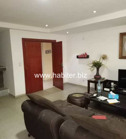 Villa R+2 à vendre à la Cité Tobago sur la VDN
