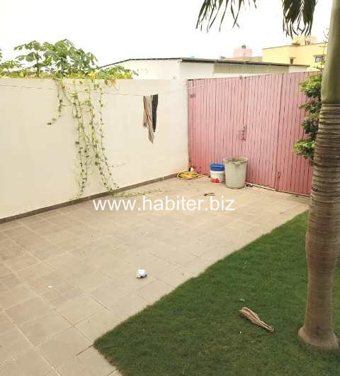 Villa R+2 à vendre à la Cité Tobago sur la VDN