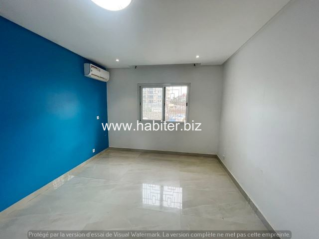 Villa R+2 à louer aux Almadies