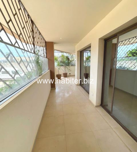 Appartement à louer aux Almadies côté King Fadh palace