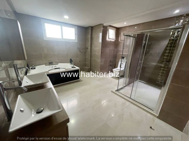 Villa R+2 à louer aux Almadies
