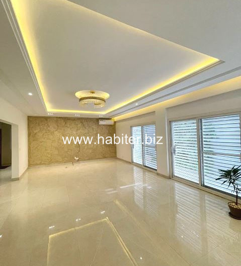 Villa R+2 à louer aux Almadies